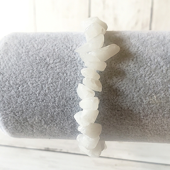 Natural Stone Bracelet, white, NWOT - Picture 2 of 2